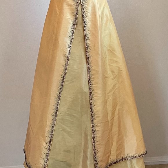 Peacock Pattern Dress - Picture 3 of 6